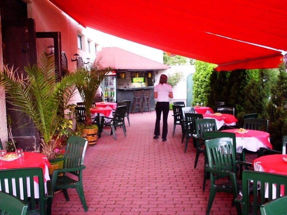 Hotel Rila Budapest Restaurang bild